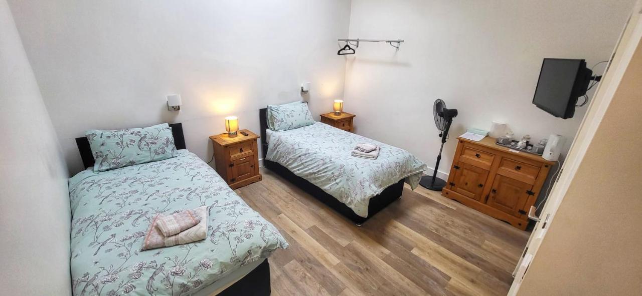 Deepcut Lodge Bed&Breakfast Camberley Buitenkant foto