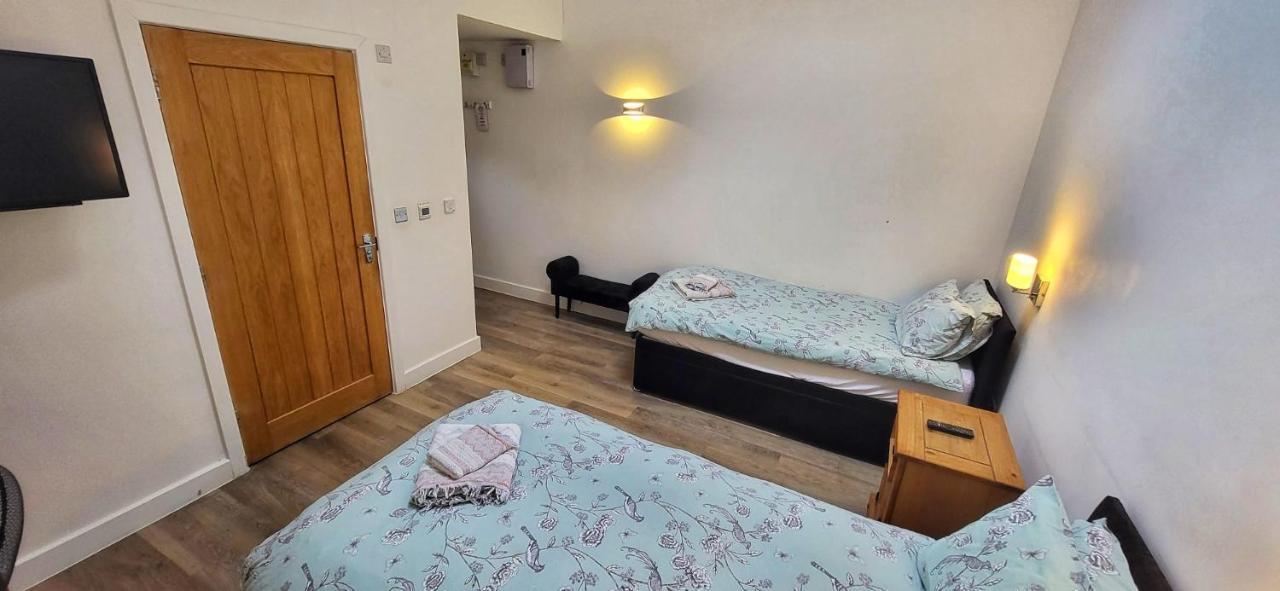Deepcut Lodge Bed&Breakfast Camberley Buitenkant foto