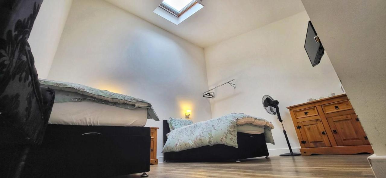 Deepcut Lodge Bed&Breakfast Camberley Buitenkant foto