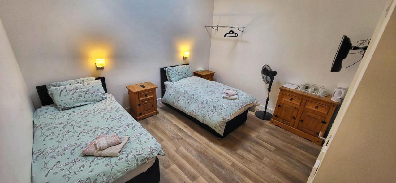 Deepcut Lodge Bed&Breakfast Camberley Buitenkant foto