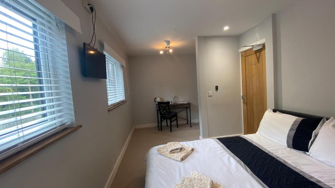 Deepcut Lodge Bed&Breakfast Camberley Buitenkant foto