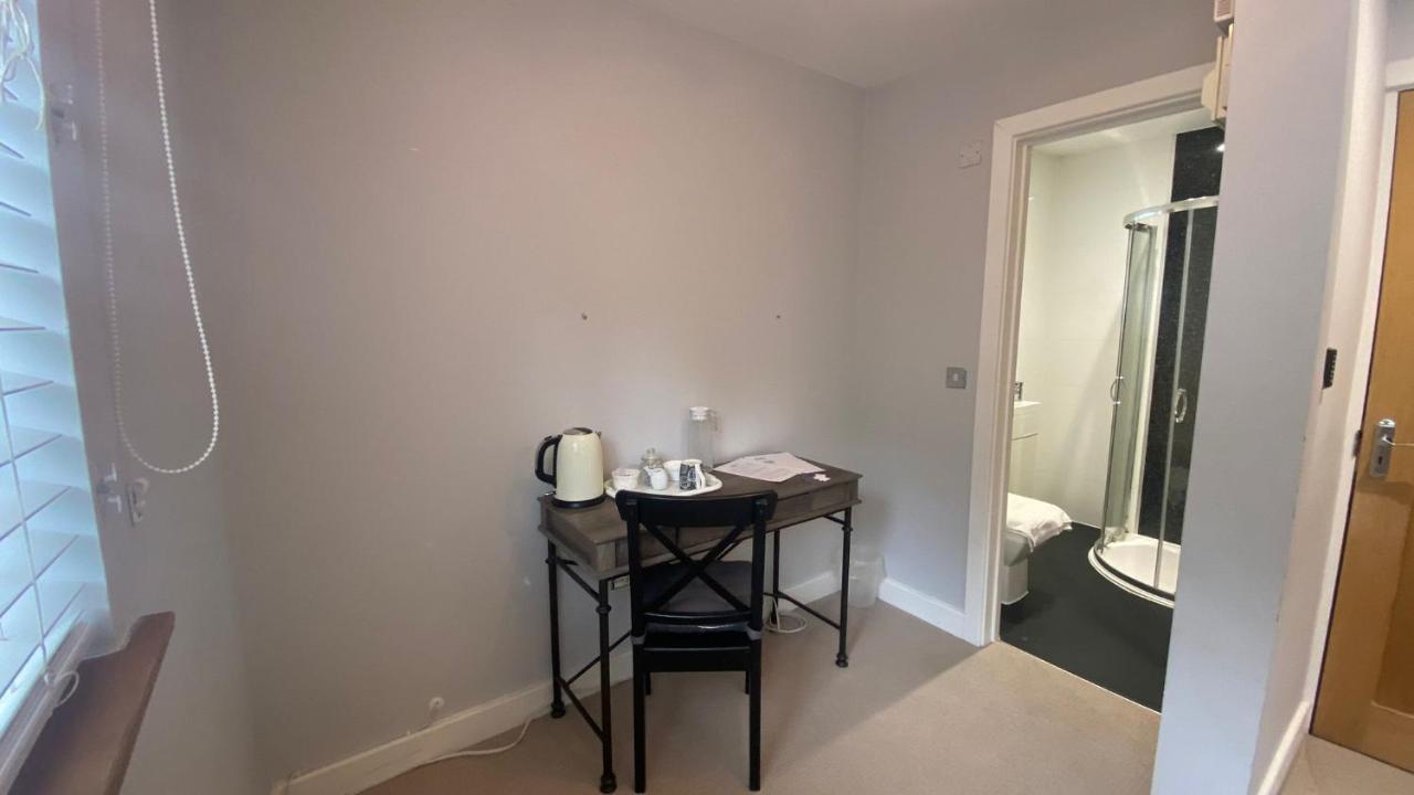 Deepcut Lodge Bed&Breakfast Camberley Buitenkant foto