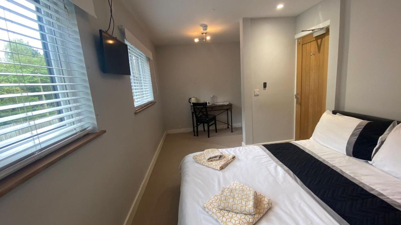 Deepcut Lodge Bed&Breakfast Camberley Buitenkant foto