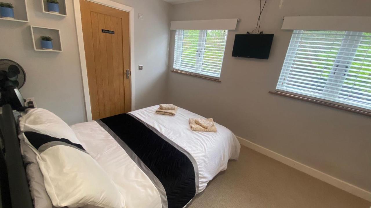 Deepcut Lodge Bed&Breakfast Camberley Buitenkant foto