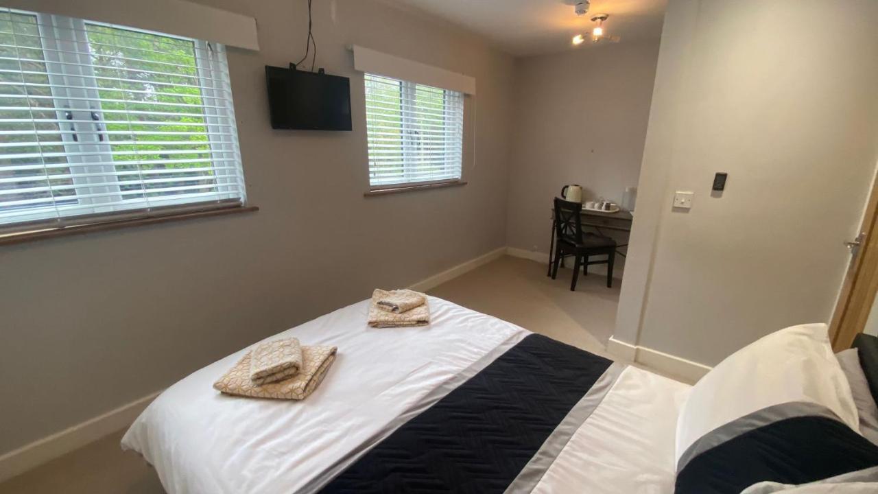Deepcut Lodge Bed&Breakfast Camberley Buitenkant foto